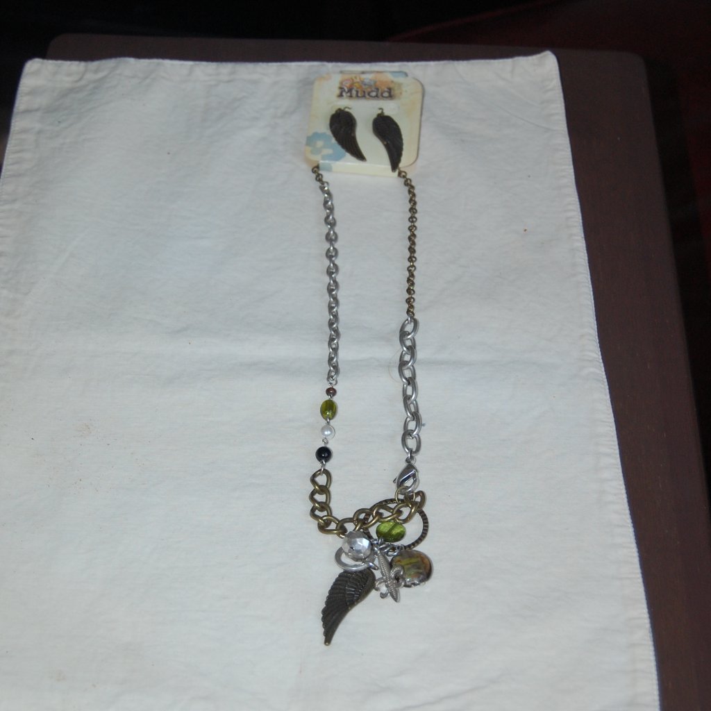 Mudd Angel Wings Earring Matching Necklace With Charms New With Tags 12$